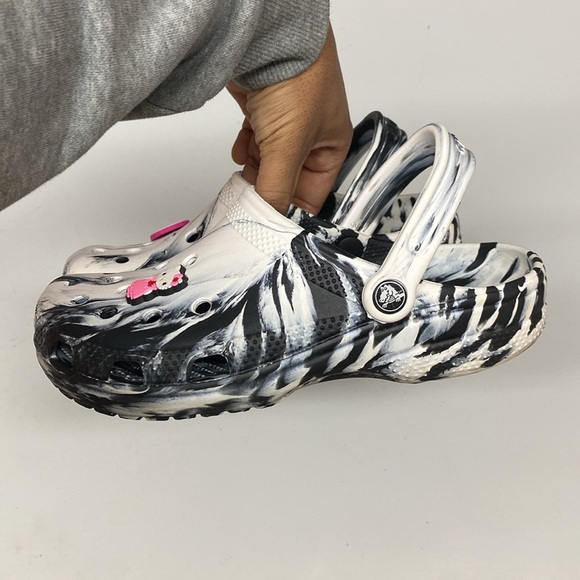 Crocs Classic Marbled Clog With Hello Kitty Jibbitz - Picture 4 of 8